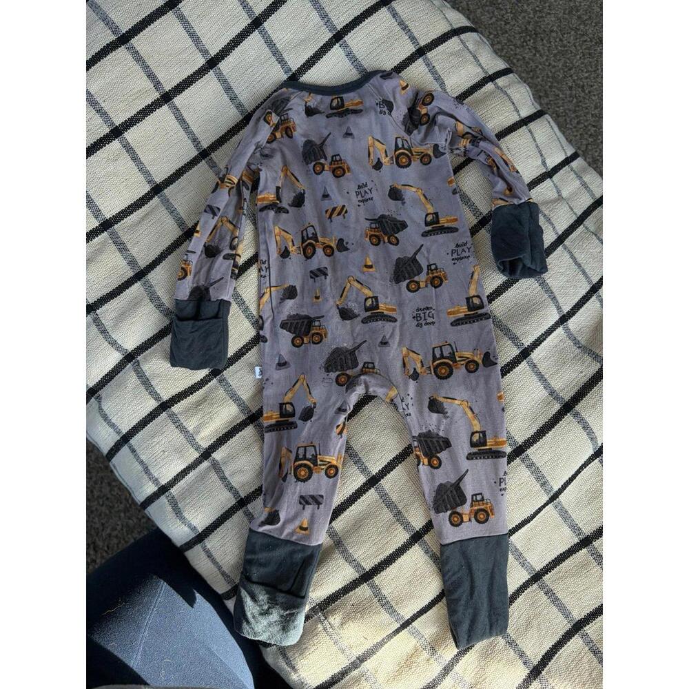 Jammie Session Bamboo Construction Romper size 0-3M. GUC for minor pilling - Picture 3 of 3